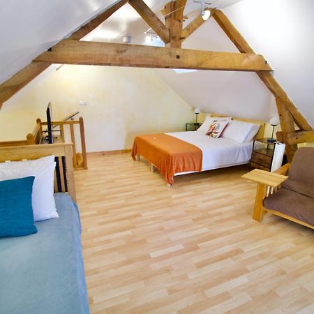 O Trois Oliviers Bed and Breakfast Louin Buitenkant foto