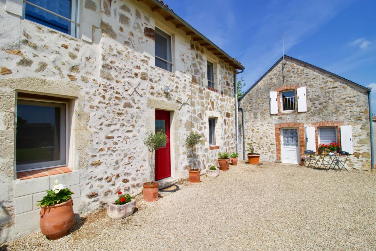 O Trois Oliviers Bed and Breakfast Louin Buitenkant foto
