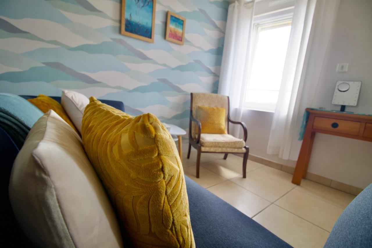 O Trois Oliviers Bed and Breakfast Louin Buitenkant foto