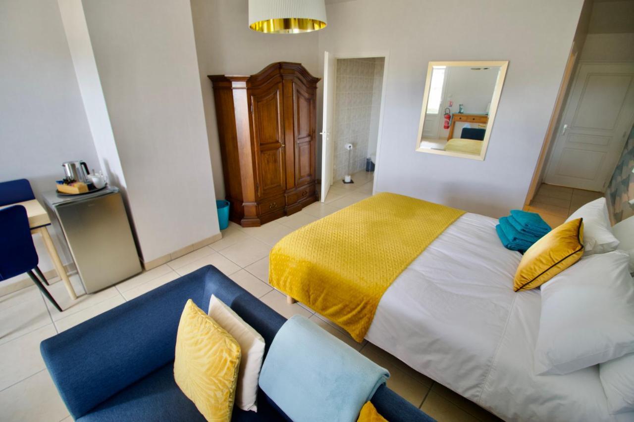 O Trois Oliviers Bed and Breakfast Louin Buitenkant foto