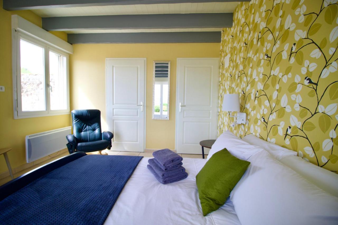 O Trois Oliviers Bed and Breakfast Louin Buitenkant foto