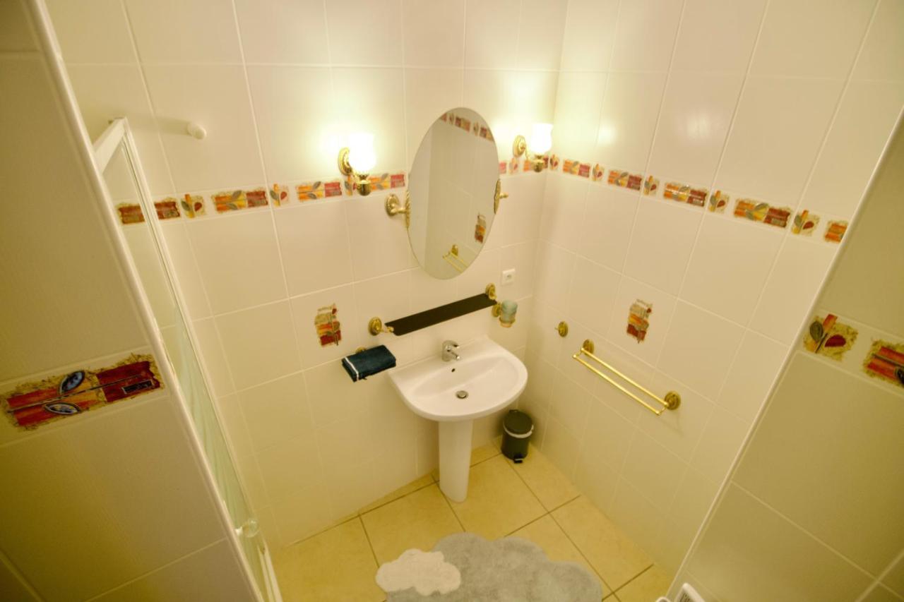O Trois Oliviers Bed and Breakfast Louin Buitenkant foto