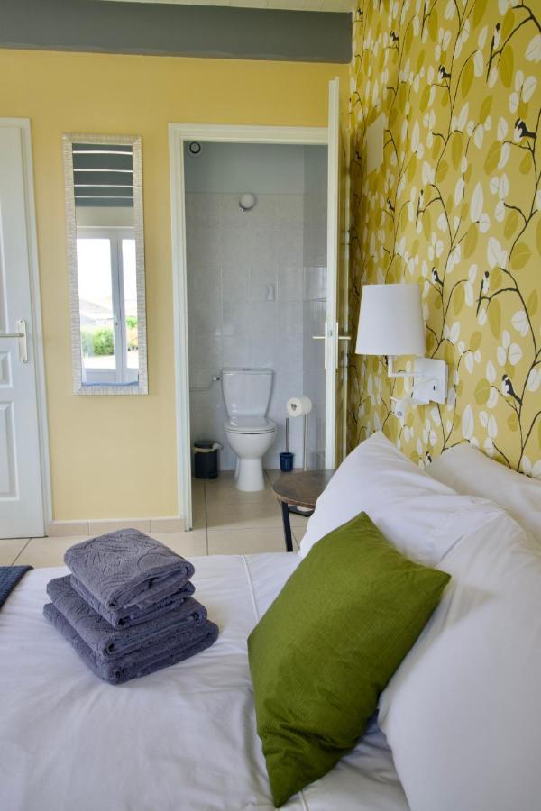 O Trois Oliviers Bed and Breakfast Louin Buitenkant foto